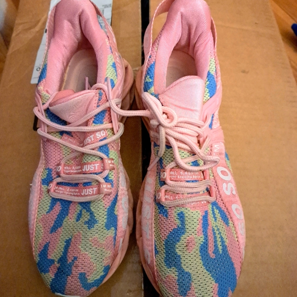 Pink camo Just SoSo shoes